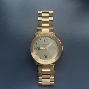 Nixon Corporal 55 all gold watch
